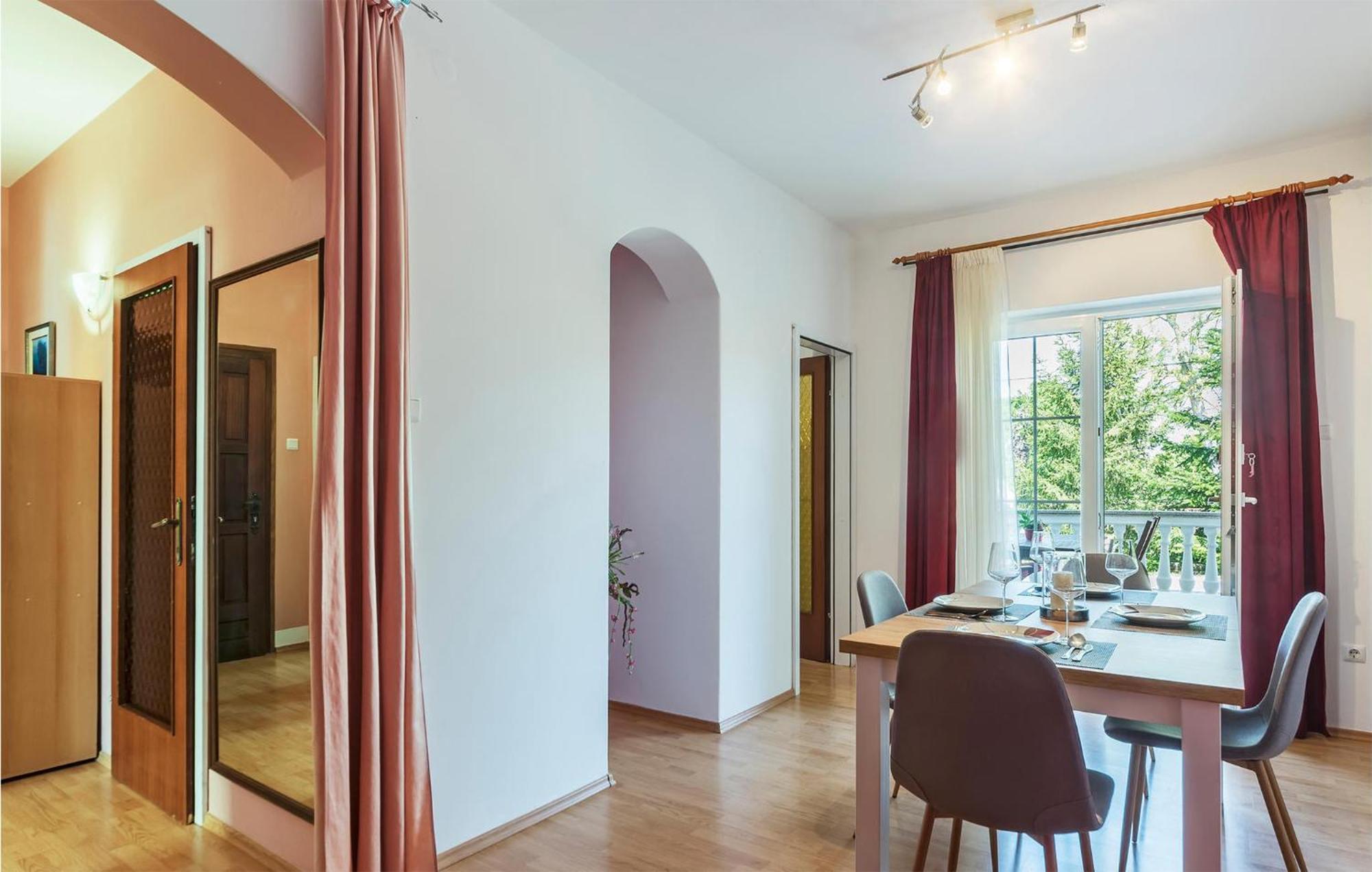 2 Bedroom Beautiful Apartment In Valtura المظهر الخارجي الصورة